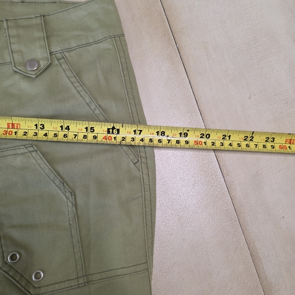 🛠 BDG Urban Outfitters Olive Zip-Flare Utility Cargos 🛠 Size 0. NWOT - Picture 13 of 15